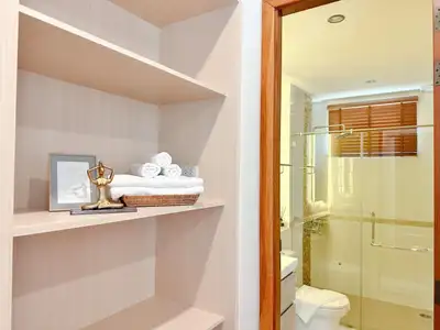 Superbe villa avec piscine 4 chambres à louer, Cape Panwa, Phuket