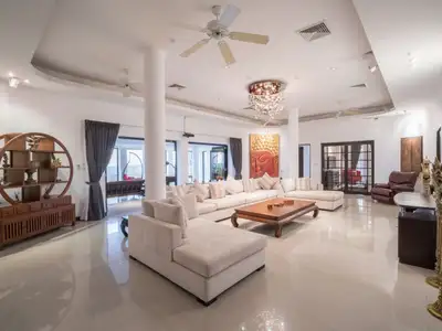 Baan Sawan, villa avec piscine privée 5 chambres vue mer à Rawai