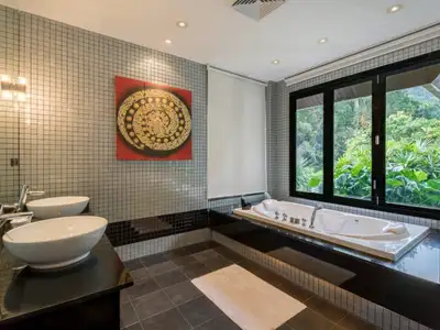Baan Sawan, villa avec piscine privée 5 chambres vue mer à Rawai