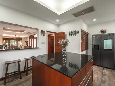 Villa avec piscine 5 chambres à louer, Chalong, Phuket