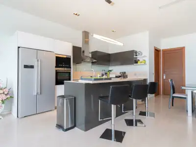 Villa vue mer 5 chambres avec piscine privée à louer à Rawai