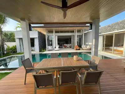 Botanica The Lakeside – 3 chambres avec piscine privée à louer à Layan