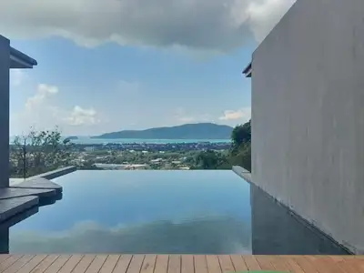 Villa moderne 5 chambres à louer | Vues à couper le souffle sur la baie de Chalong, Phuket