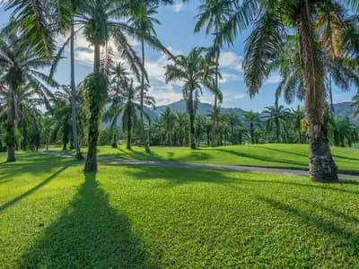 Spacieuse villa avec vue golf et piscine privée à louer à Kathu, Phuket