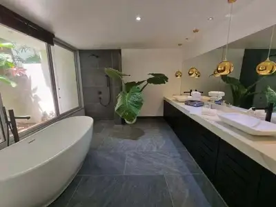 Spacieuse villa avec piscine 4 chambres à louer à Layan
