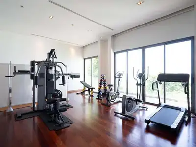 Élégante villa avec piscine 4 chambres vue mer à louer à Nai Thon