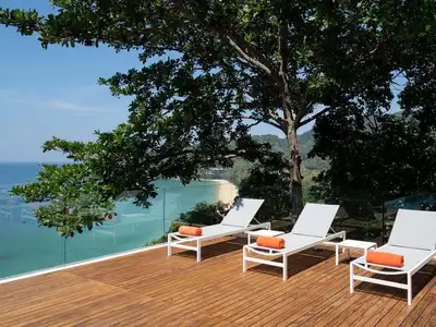 Élégante villa avec piscine 4 chambres vue mer à louer à Nai Thon