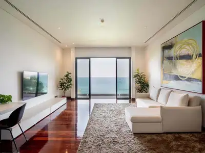 Élégante villa avec piscine 4 chambres vue mer à louer à Nai Thon