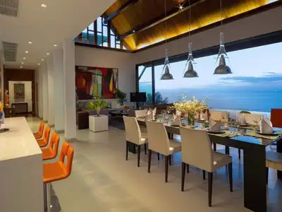 Superbe villa avec piscine 4 chambres vue mer en location annuelle à Phuket