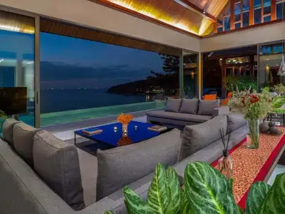 Superbe villa avec piscine 4 chambres vue mer en location annuelle à Phuket
