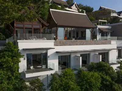Superbe villa avec piscine 4 chambres vue mer en location annuelle à Phuket