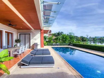 Spacieuse villa avec piscine 5 chambres vue lac à louer à Laguna, Phuket