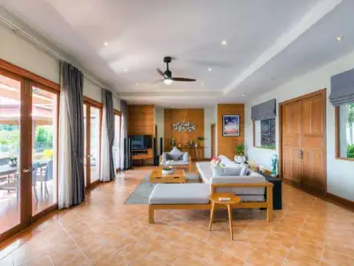 Spacieuse villa avec piscine 5 chambres vue lac à louer à Laguna, Phuket