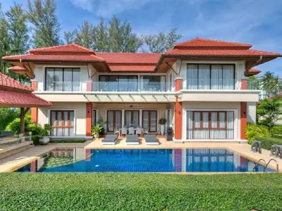 Spacieuse villa avec piscine 5 chambres vue lac à louer à Laguna, Phuket