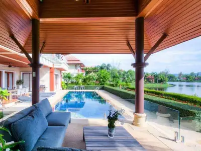 Spacieuse villa avec piscine 5 chambres vue lac à louer à Laguna, Phuket