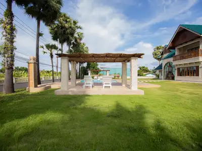 Villa de luxe de style resort 5 chambres à louer à Chalong, Phuket