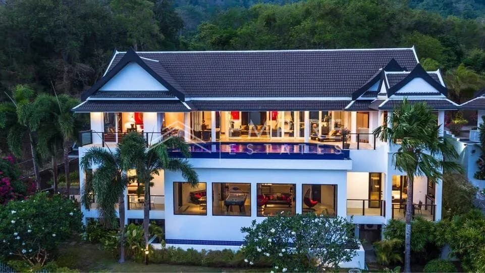 Baan Sawan, villa avec piscine privée 5 chambres vue mer à Rawai