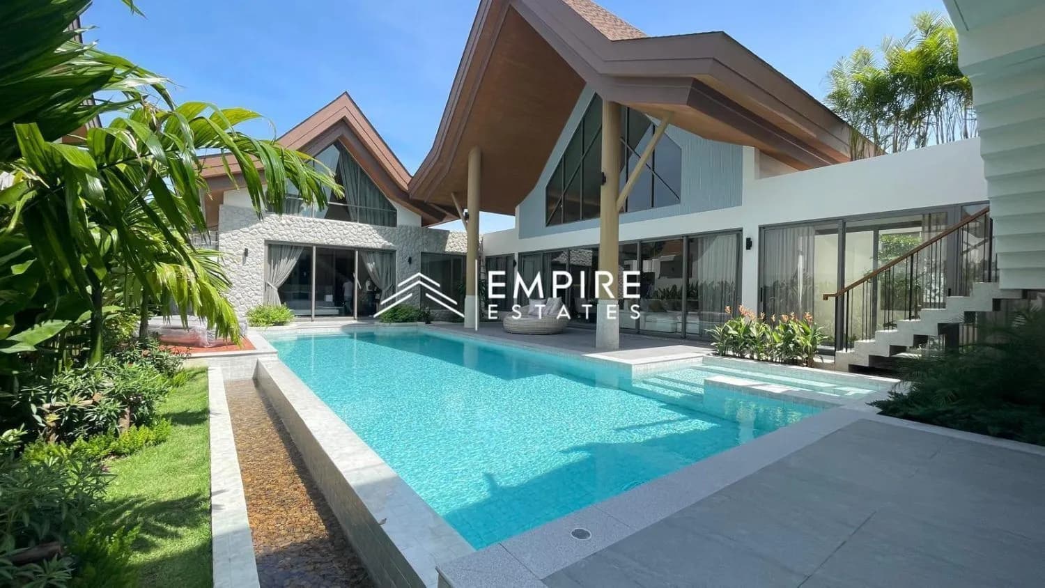 Erawana : luxueuse villa avec piscine 4 chambres à vendre à Choeng Thale, Phuket