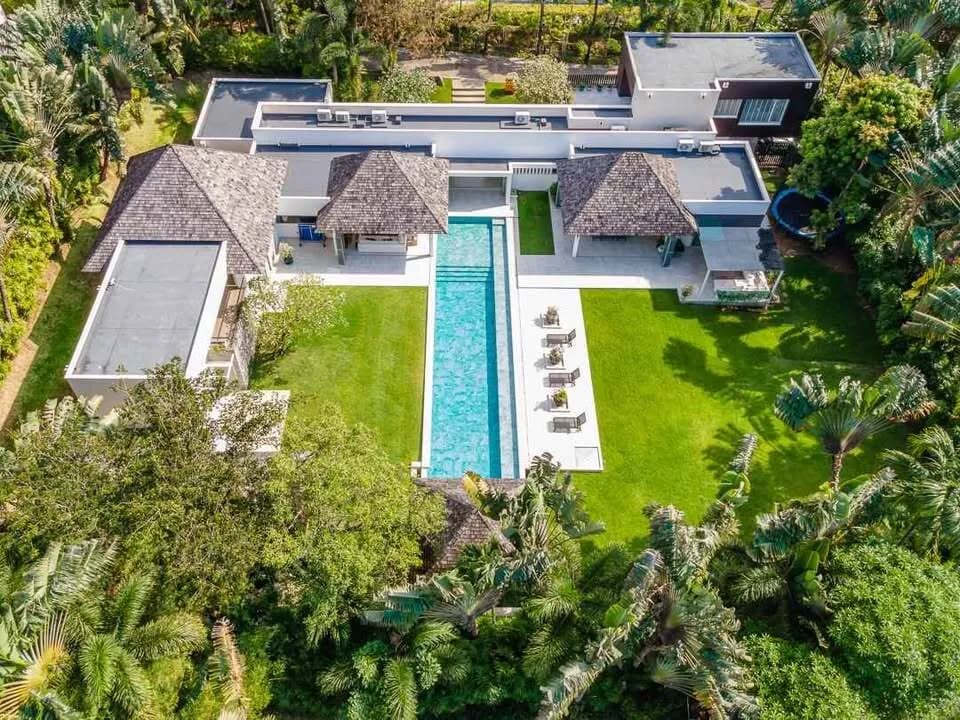 Vaste villa avec piscine privée 5 chambres à louer à Layan, Phuket