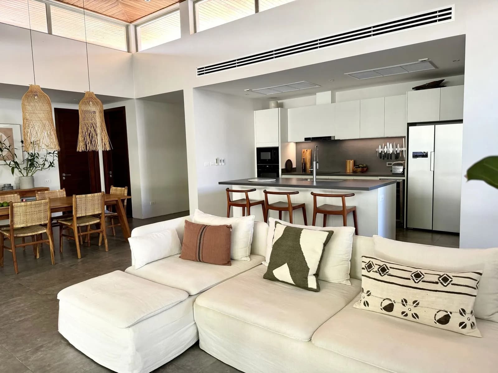 Botanica, villa de luxe avec piscine 3 chambres à louer avec vue forêt près de Layan, Phuket