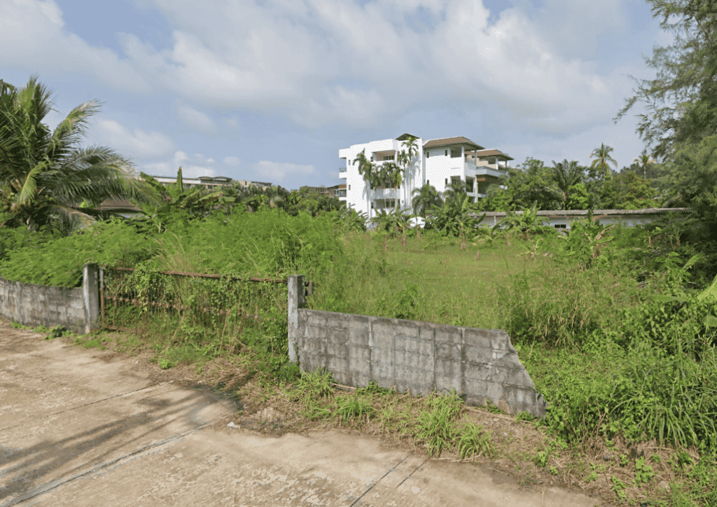 this is a land for sale in surin that you can built a villa onto